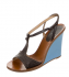 Sandali bicolore con zeppa